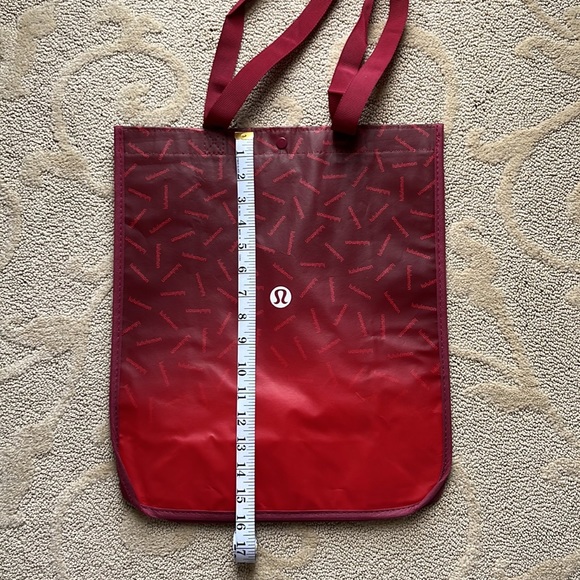Large Lululemon Reusable Bag - Picture 3 of 3